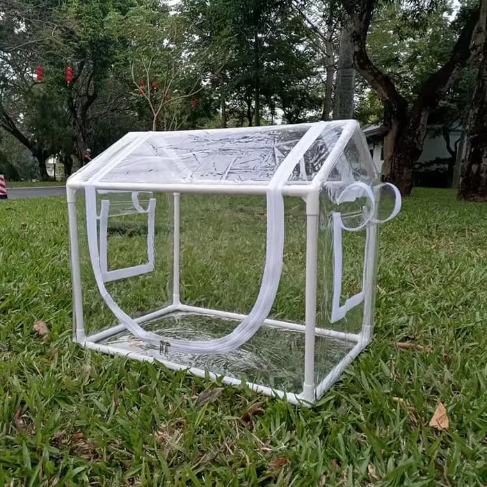 Abri de pluie de serre portable adapté à une utilisation intérieure et extérieure dans les cours - couverture transparente en PVC facile à installer qui