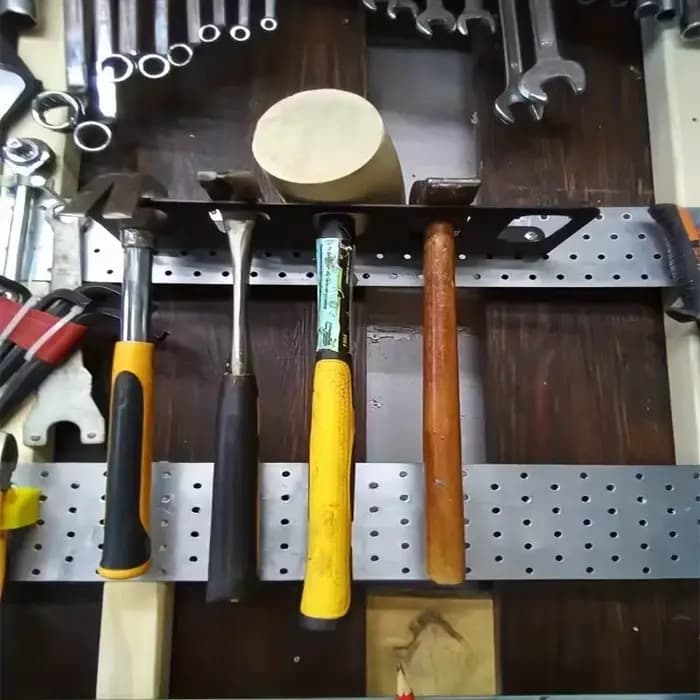 Organisateur d'outils mural en métal pour un rangement efficace du garage