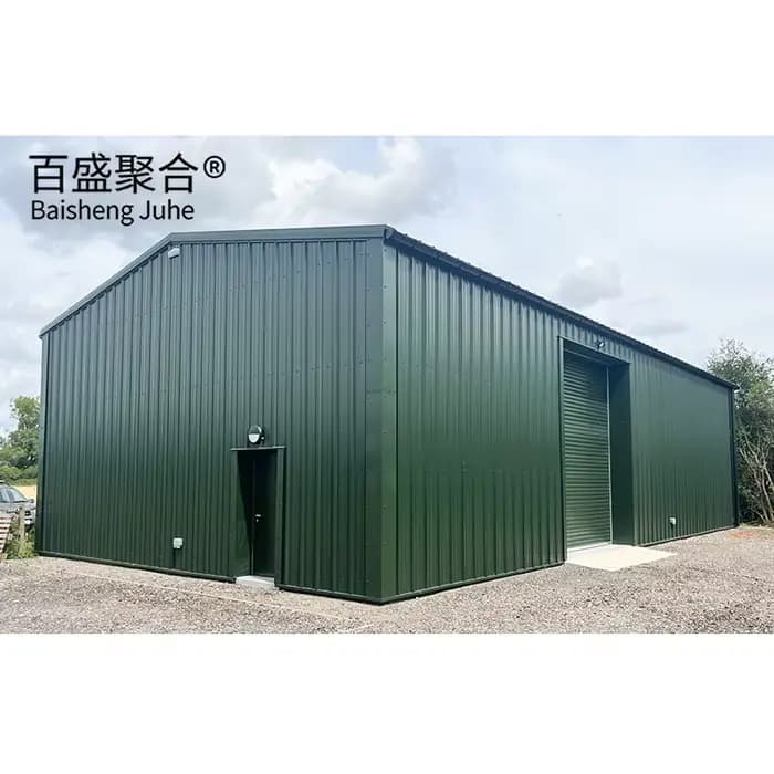 Abri de voiture préfabriqué. Garage