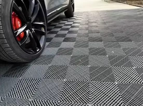 Dalles de sol en plastique emboîtables robustes en PP pour garage