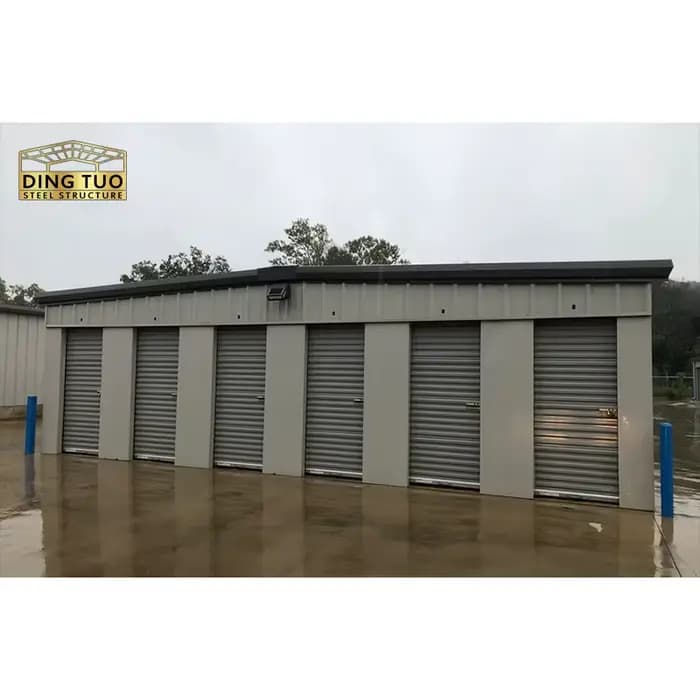 Entrepôt préfabriqué isolé
