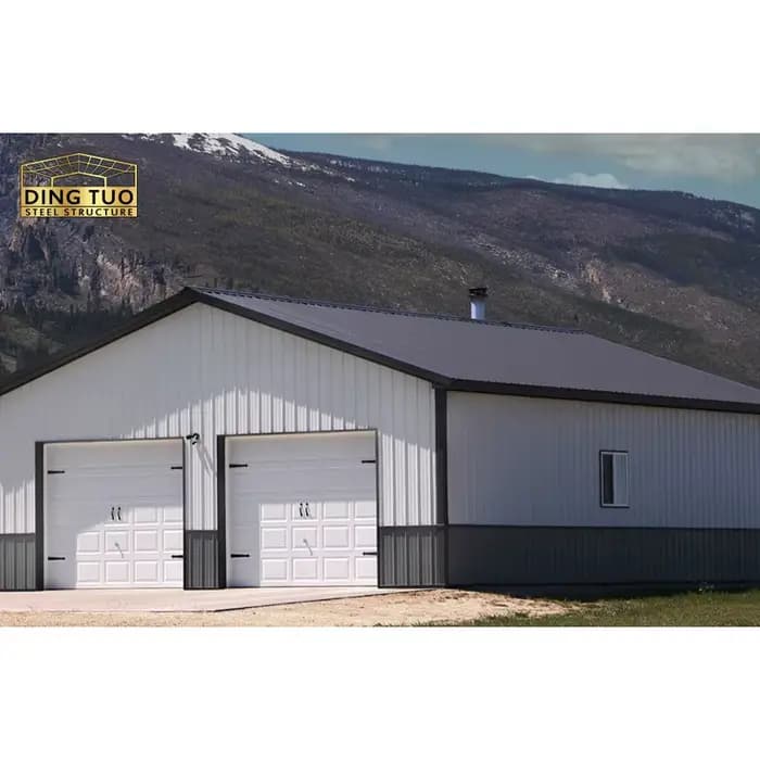 Garage métallique préfabriqué en promotion – Structure extérieure en acier robuste