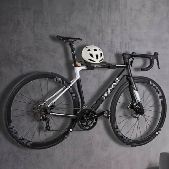Support mural pour vélos avec accents en bois