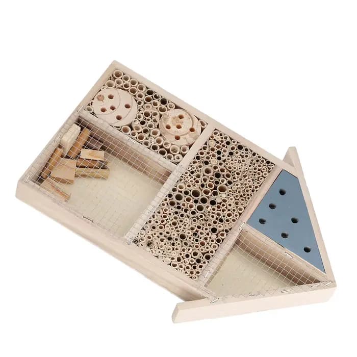 Maison d'insectes en bois
