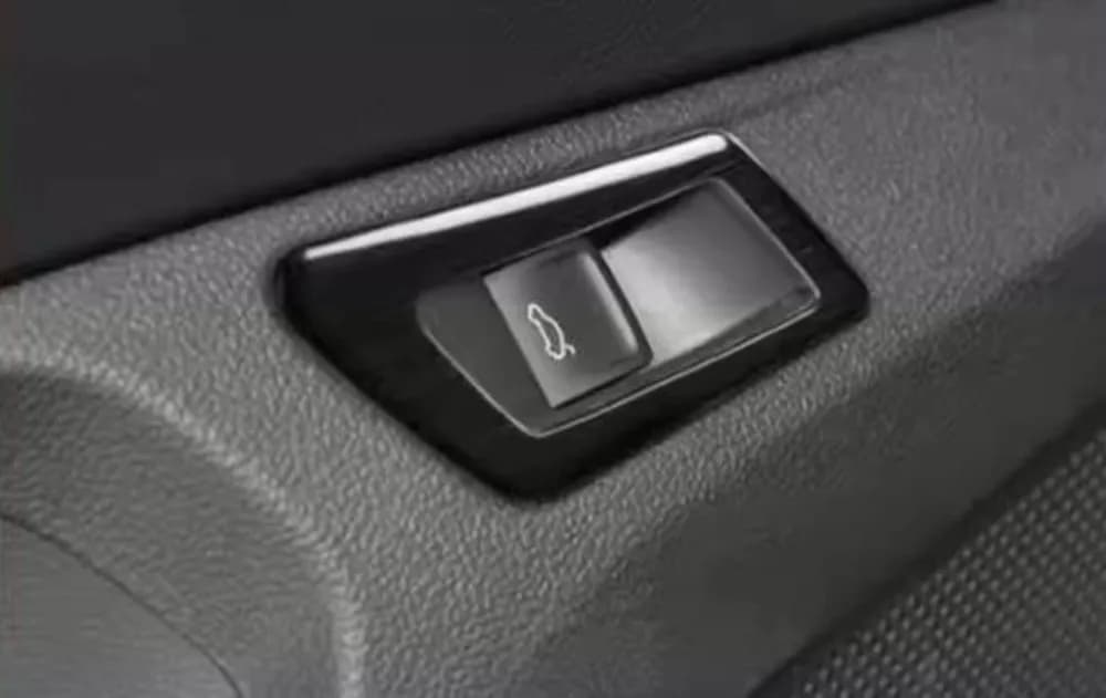 Pour Volkswagen VW T-Roc 2017 - 2024 LHD, Cache-Bouton de Commande du Coffre Arrière, Autocollant Décoratif, Accessoires Intérieurs