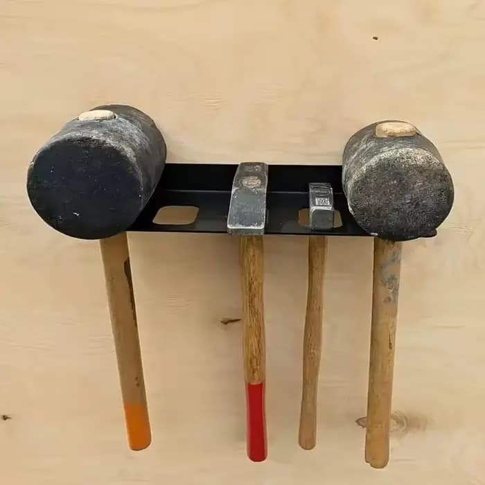 Organisateur d'outils mural en métal pour un rangement efficace du garage, design durable
