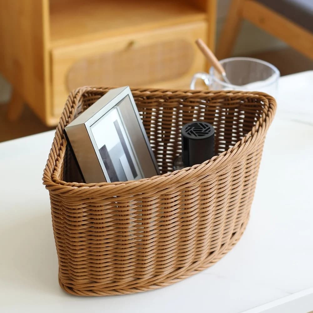 Panier de rangement d'angle pour vêtements et articles quotidiens, à forme circulaire pour optimiser l'organisation spatiale